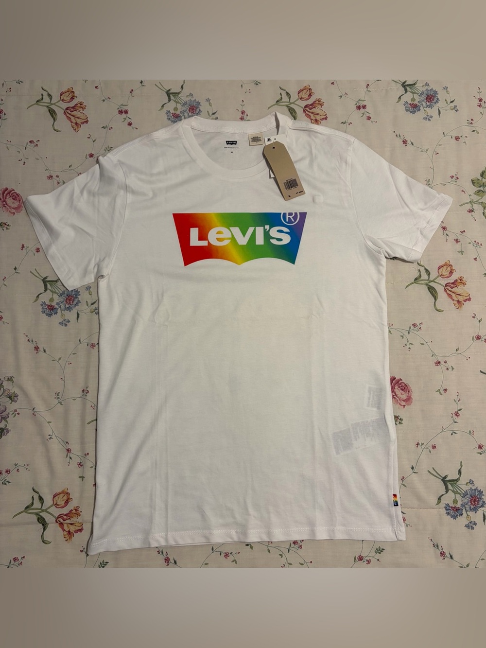 Levi’s Pride Graphic Tee